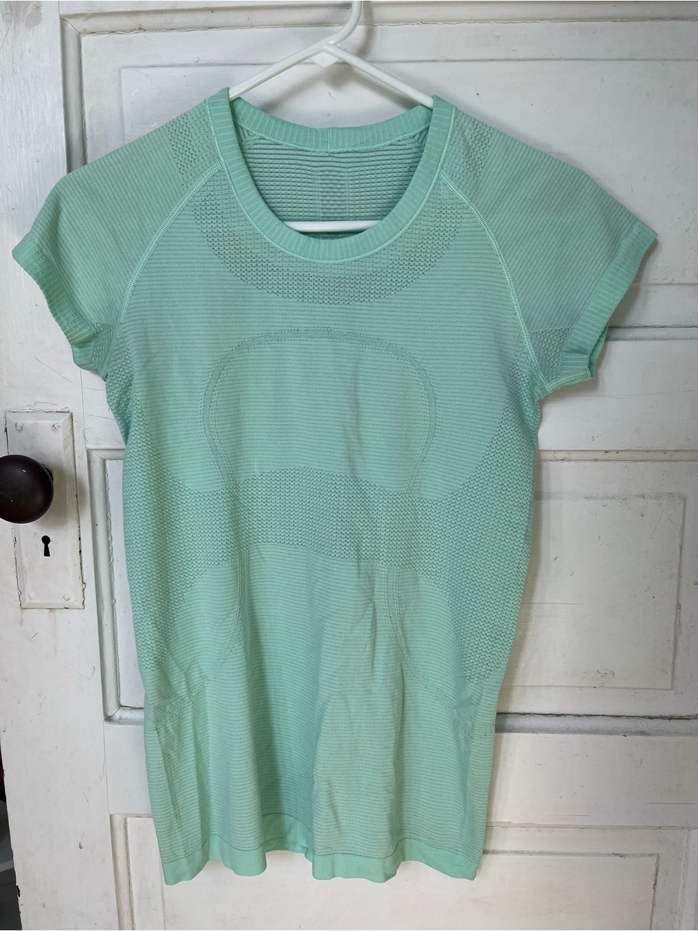 Lululemon Swiftly Tech Short-Sleeve Tee Shirt 2.0 Hip Length in Wild Mint - Picture 3 of 5